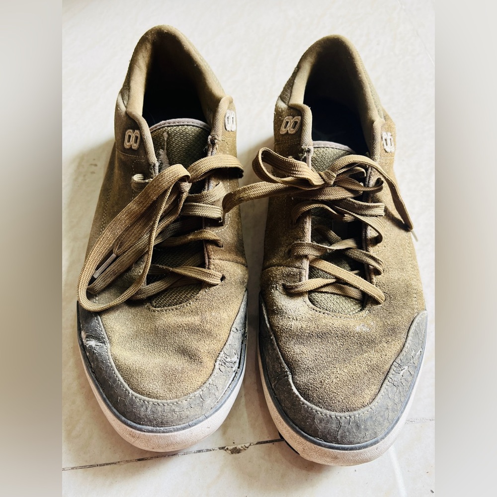 Original Jordan 8. Size UK 9 - Picture 3 of 15